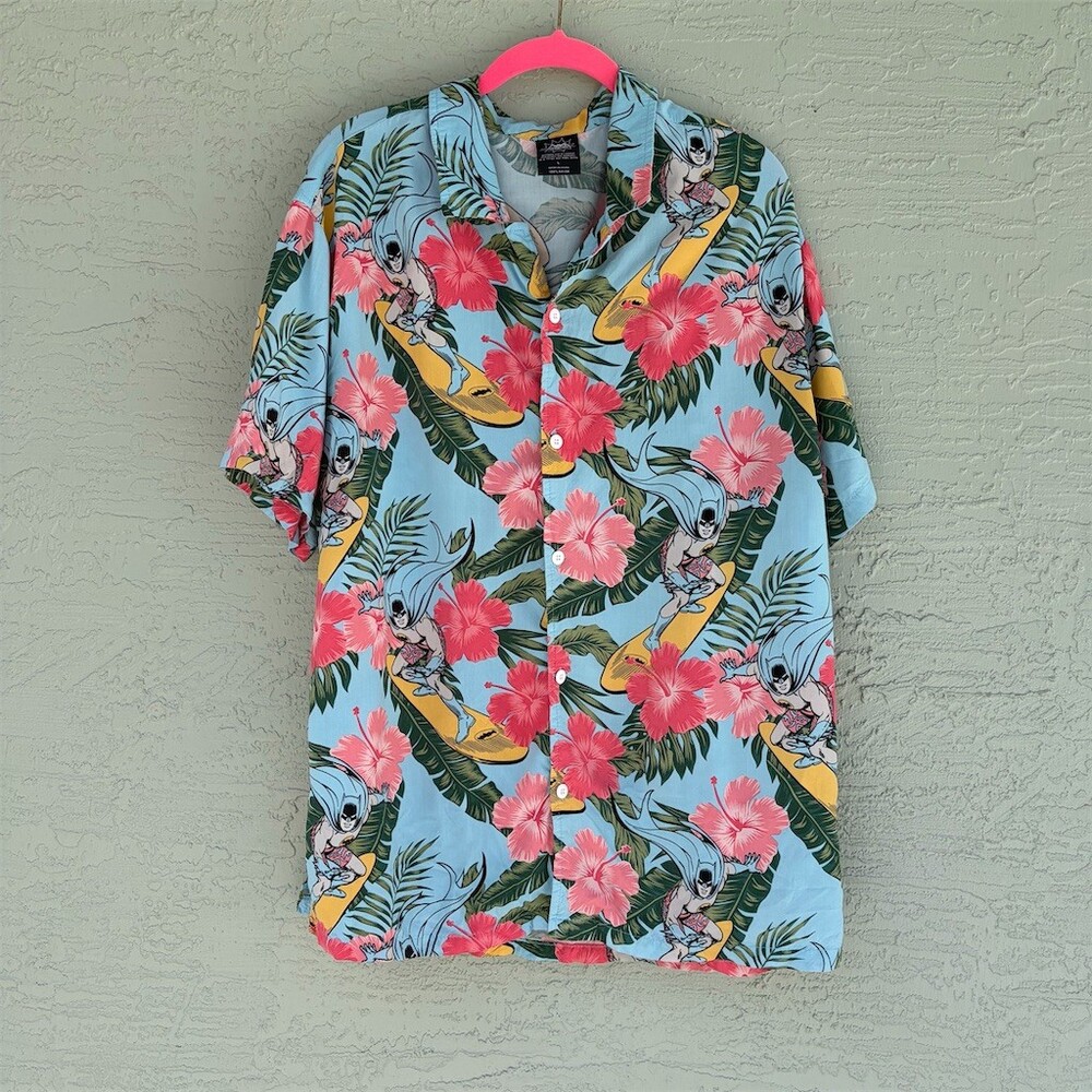 Batman Hawaiian Shirt Mens Size L Blue Floral Surfing Button Up Short